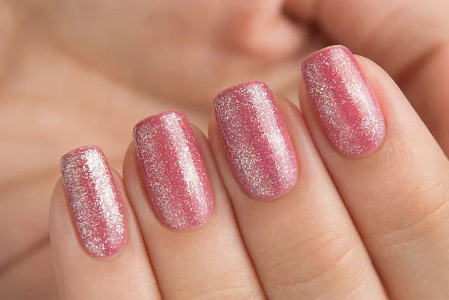 nail polish stripes-Silverstein (shimmer top gel)