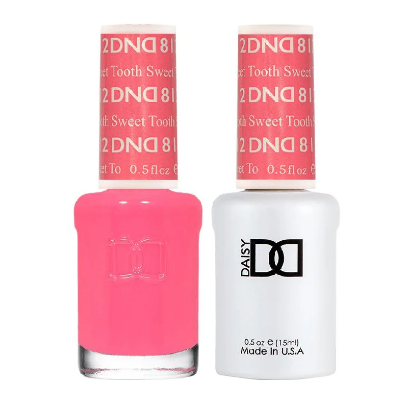 nail polish cozy sweater-Dnd Gel 812 Sweet Tooth